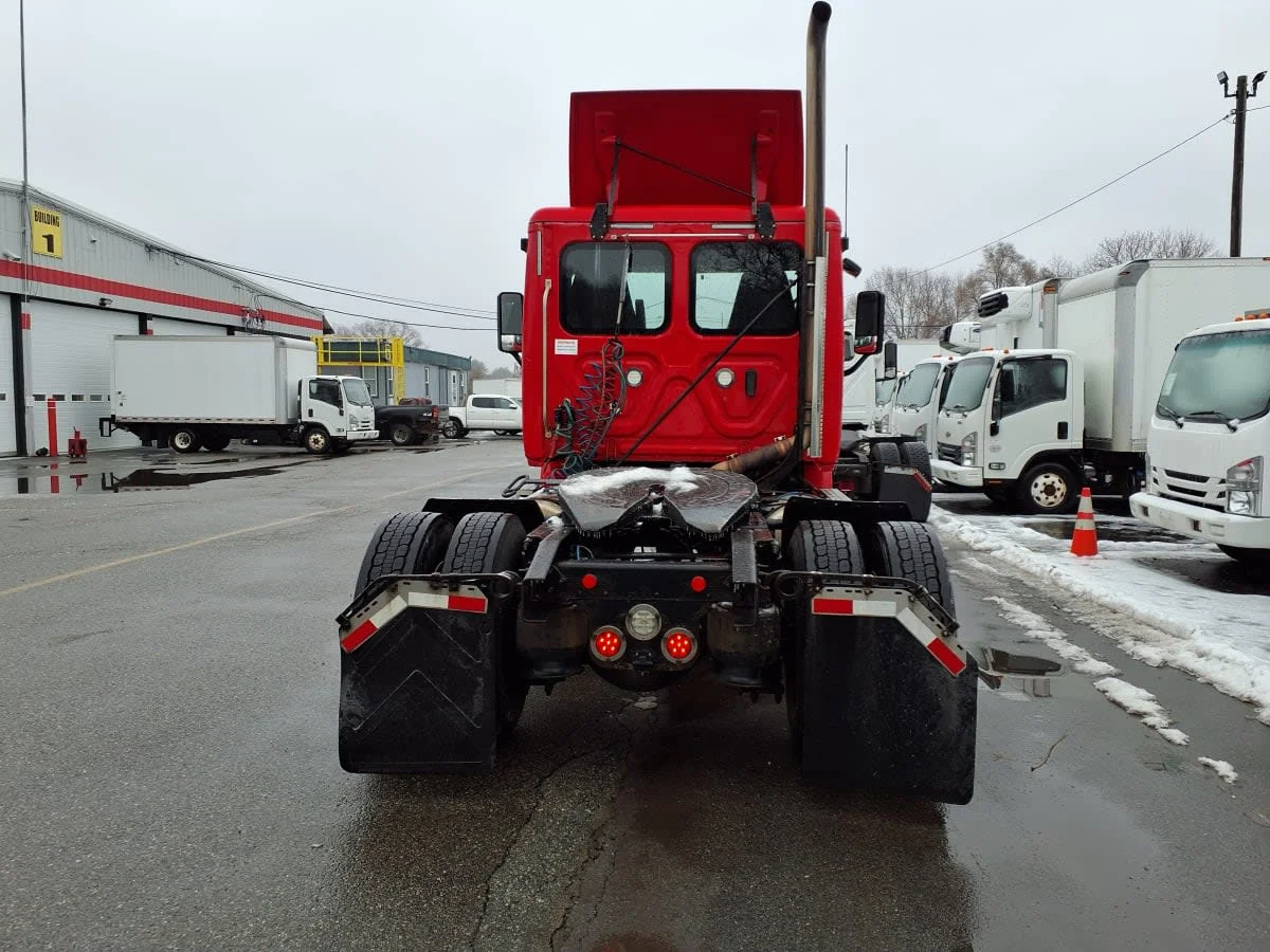 2019 Freightliner Cascadia in Salisbury, MA — photo 5