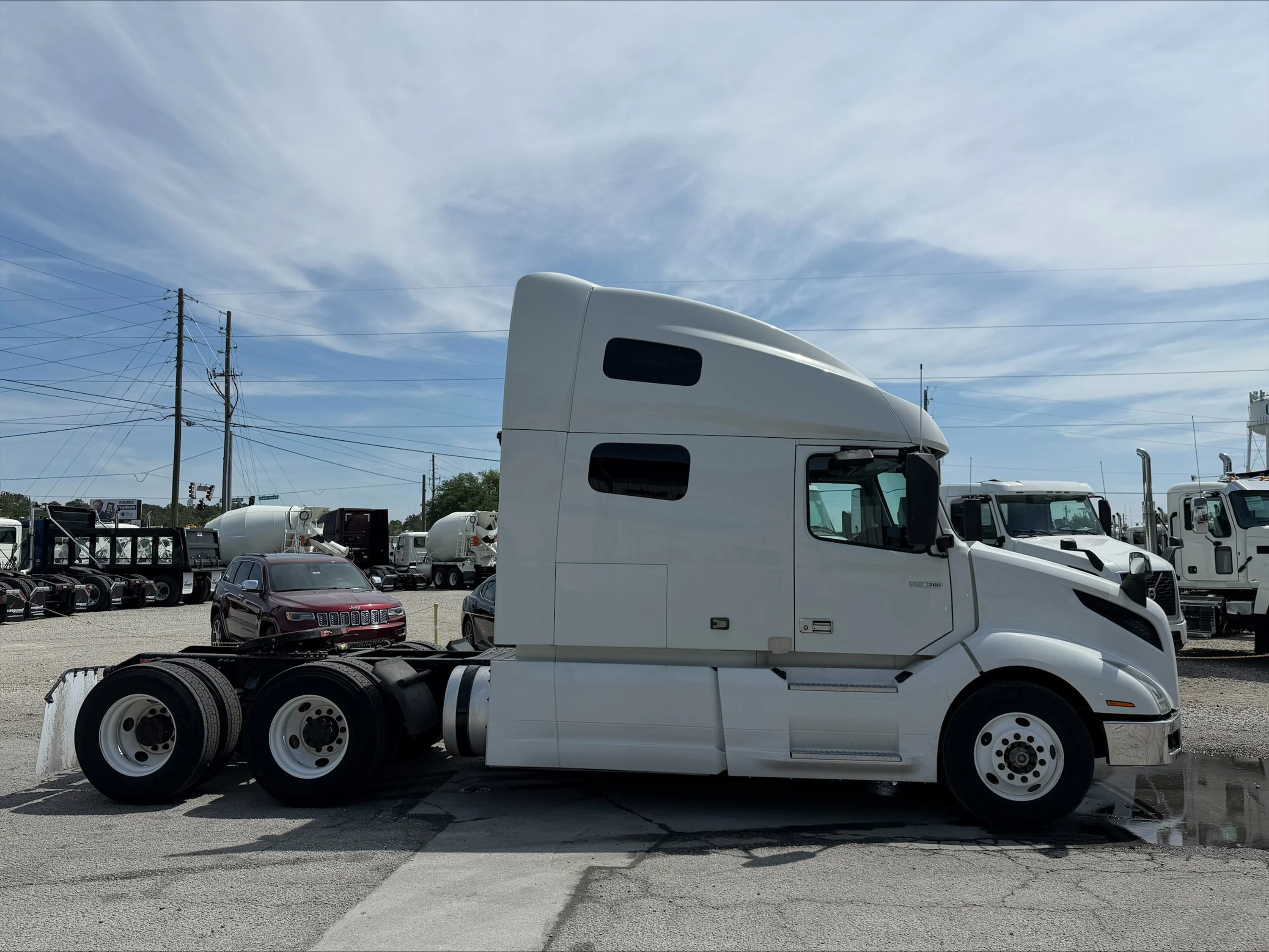 2020 Volvo VNL 760 - image 7