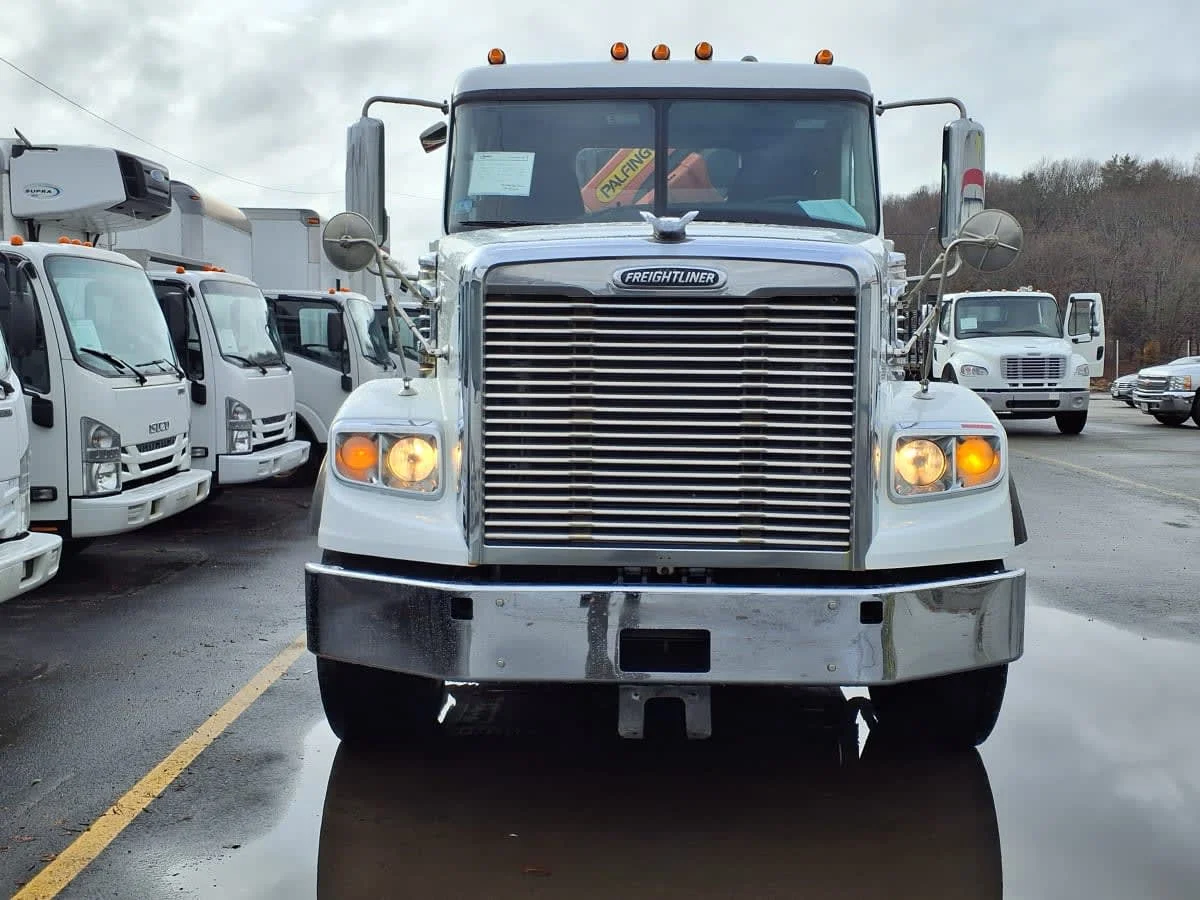 2017 Freightliner 122SD in Salisbury, MA — photo 2