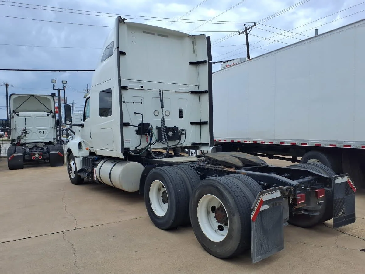 2019 International LT in Dallas, TX — photo 6
