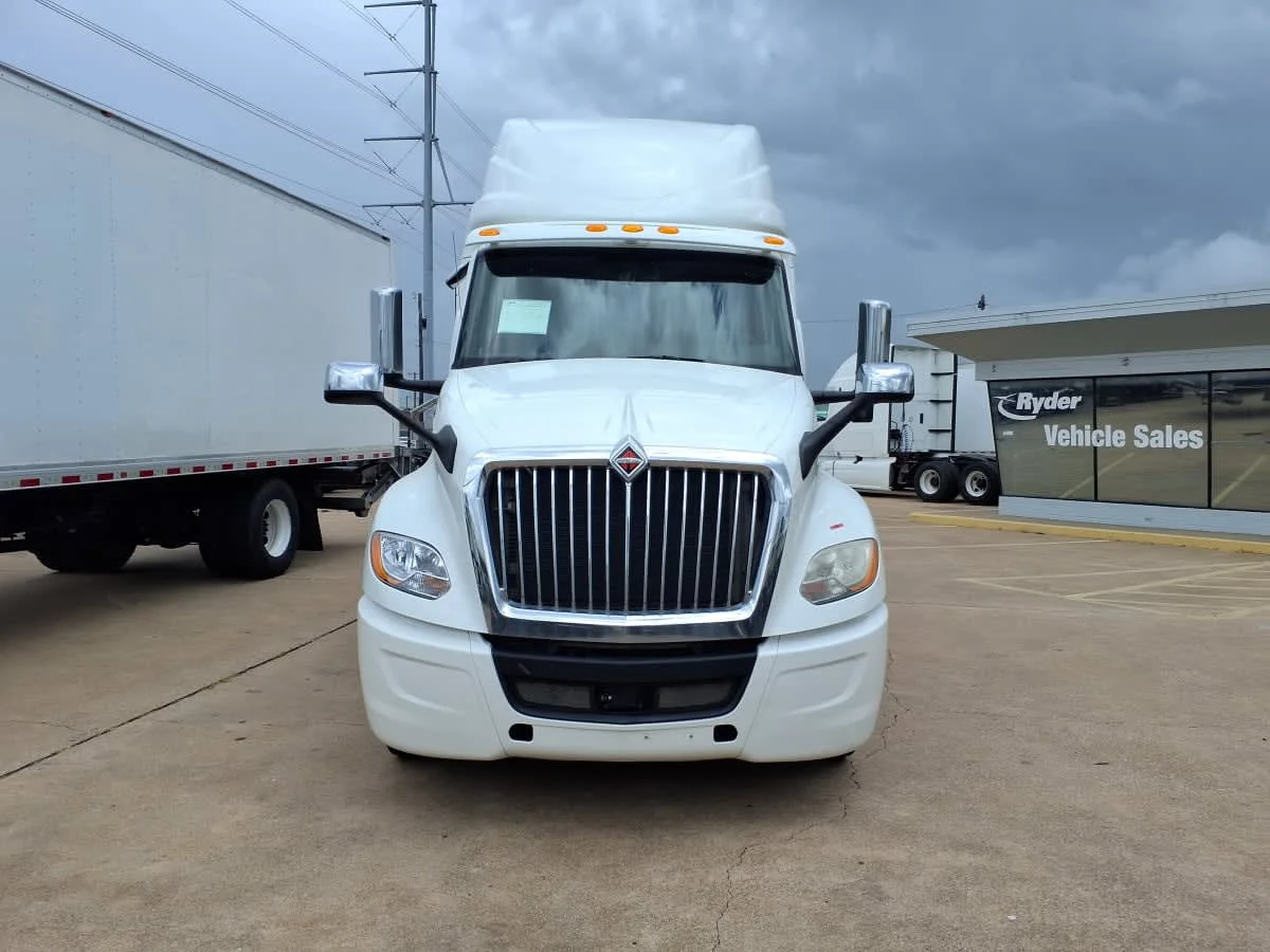 2019 International LT in Dallas, TX — photo 2
