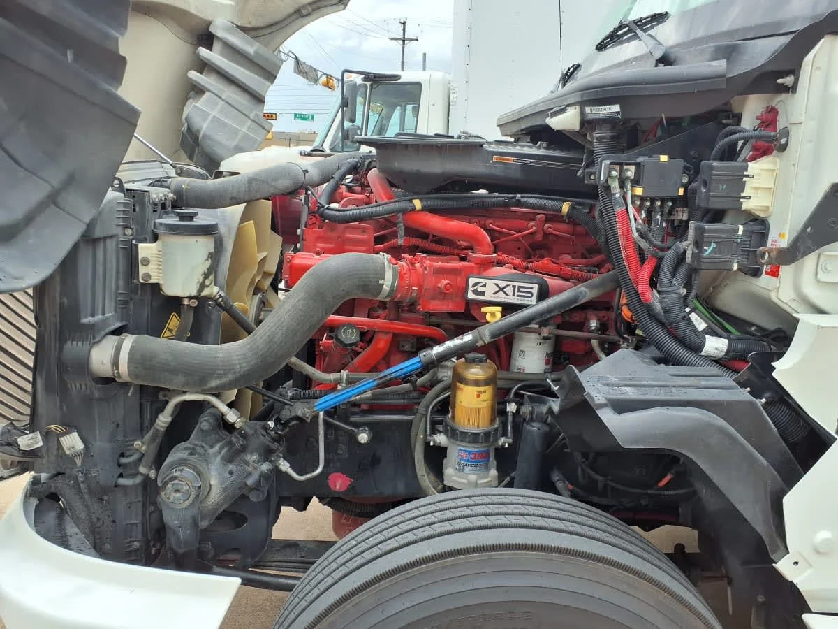 2019 International LT in Dallas, TX — photo 9