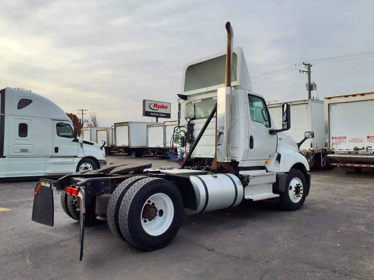 2022 International LT in Bolingbrook, IL — photo 4