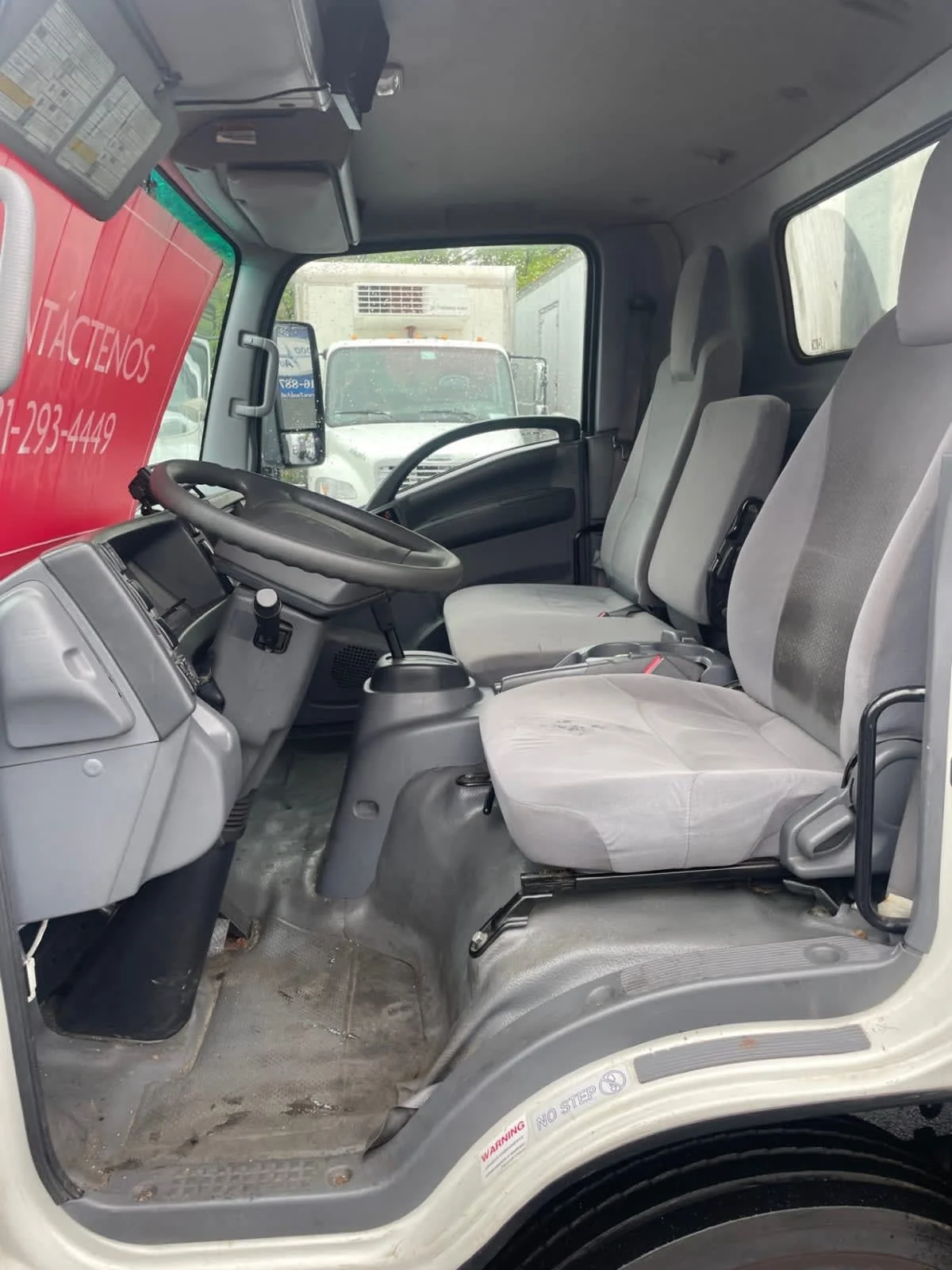 2020 Isuzu NRR in Farmingdale, NY — photo 8