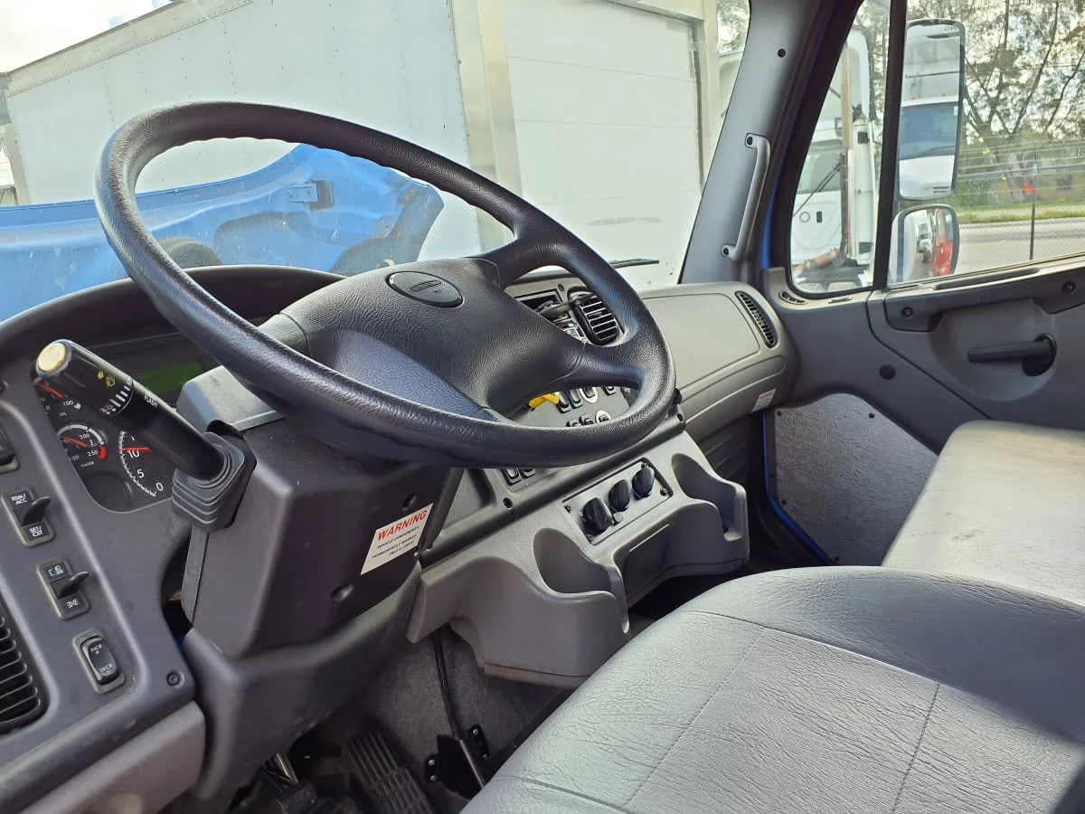 2020 Freightliner M2 106 in Miami, FL — photo 7