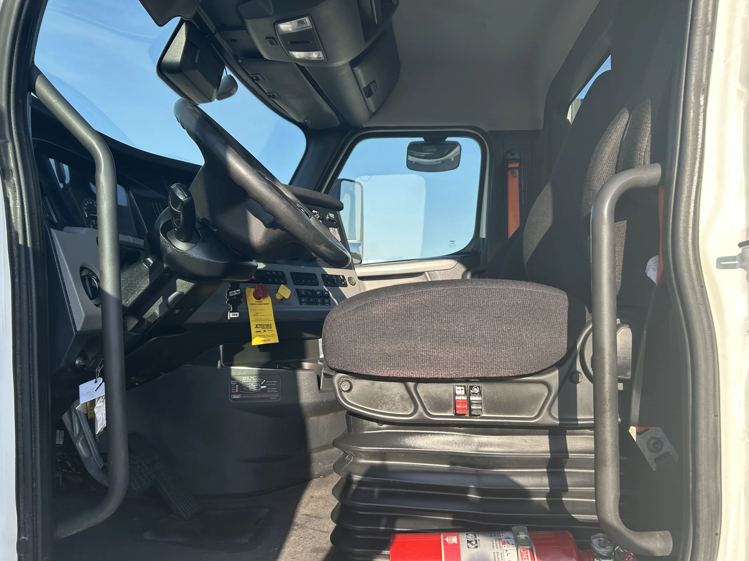2022 Freightliner Cascadia in Lafayette, IN — photo 5