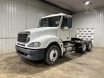 2006 Freightliner Columbia in Hartford, SD — photo 20