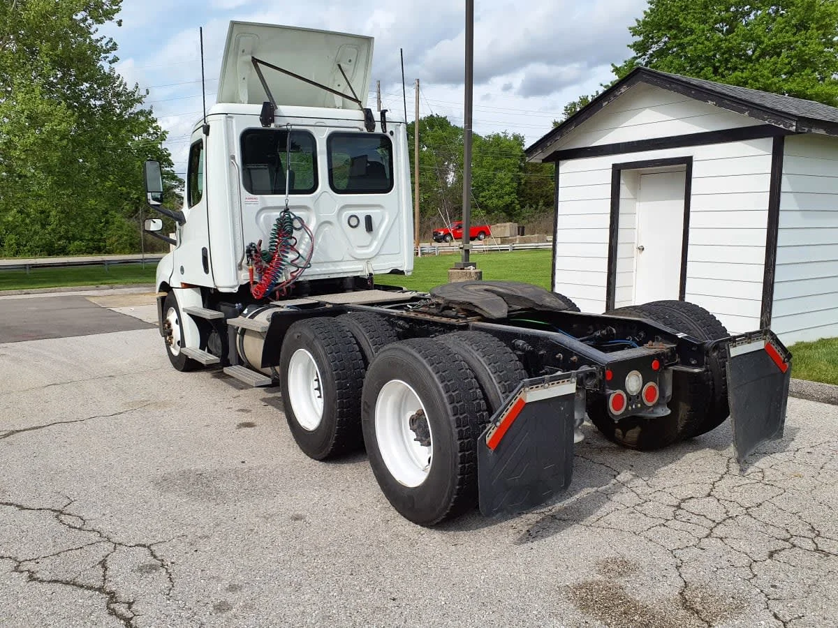 2019 Freightliner Cascadia in O'fallon, MO — photo 6