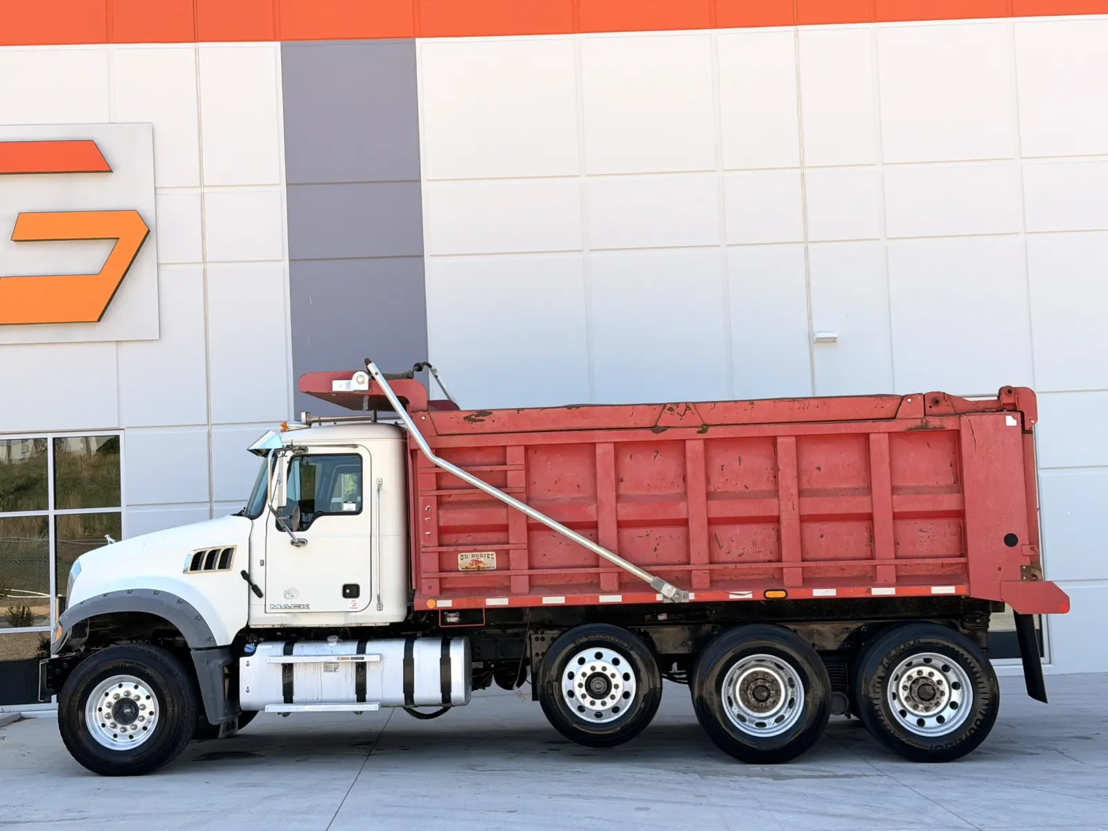 2017 Mack Granite in Greer, SC — photo 5