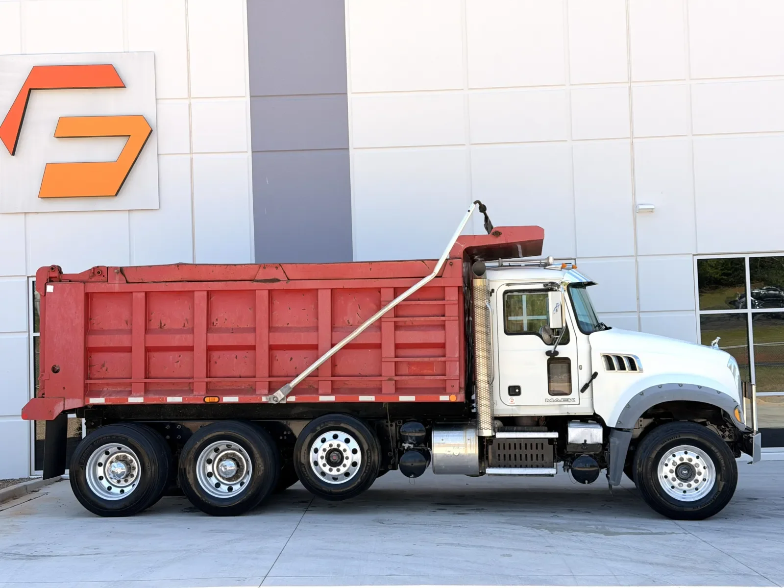 2017 Mack Granite in Greer, SC — photo 4