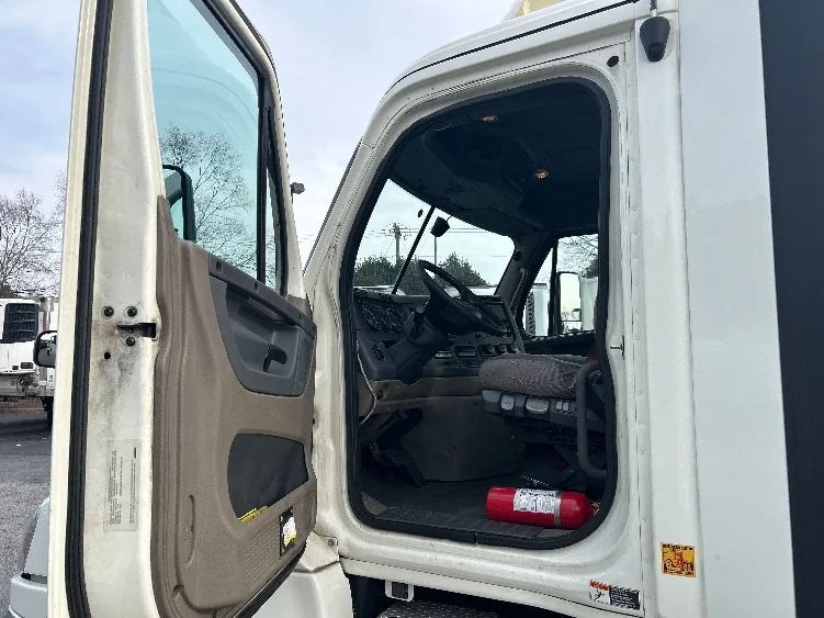2019 Freightliner Cascadia in Atlanta (Forest Park), GA — photo 9