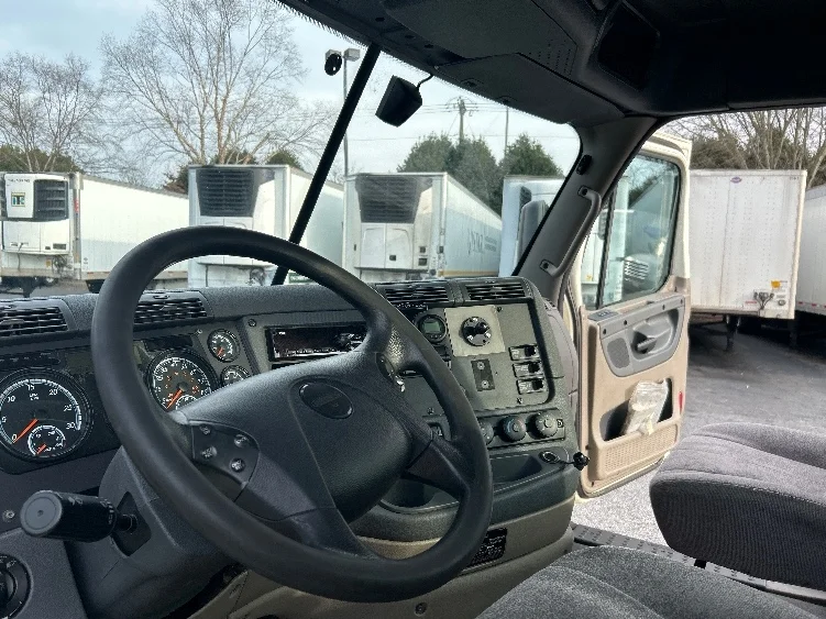 2019 Freightliner Cascadia in Atlanta (Forest Park), GA — photo 10