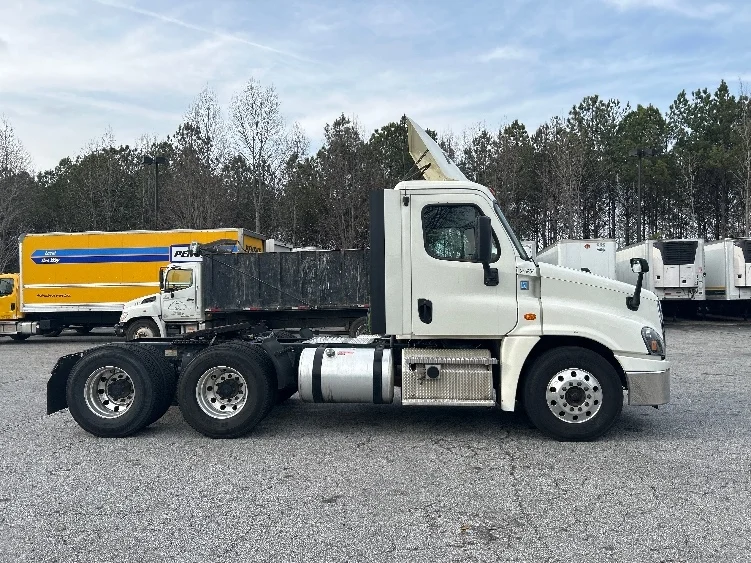 2019 Freightliner Cascadia in Atlanta (Forest Park), GA — photo 8