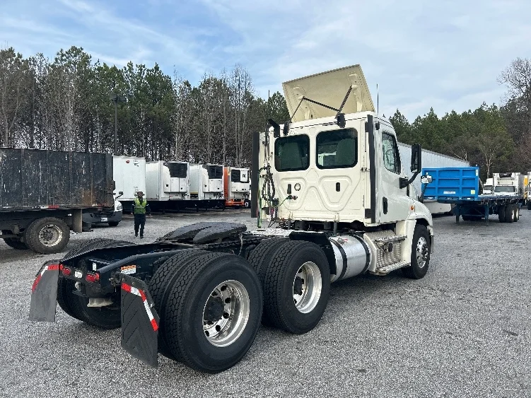 2019 Freightliner Cascadia in Atlanta (Forest Park), GA — photo 7