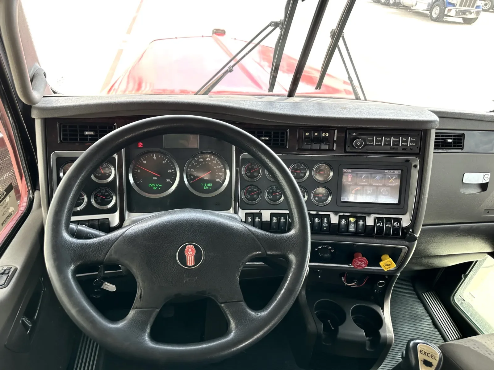 2014 Kenworth W900 - image 16