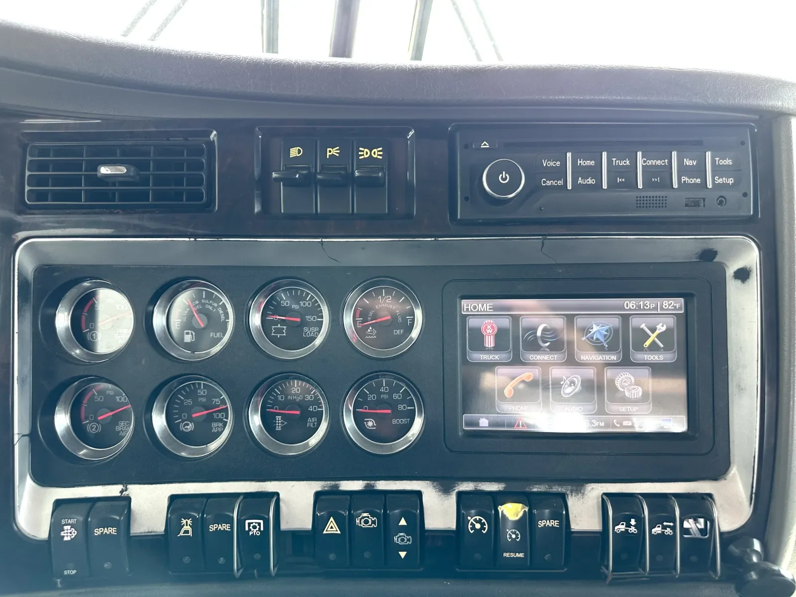 2014 Kenworth W900 in Hutchins, TX — photo 17