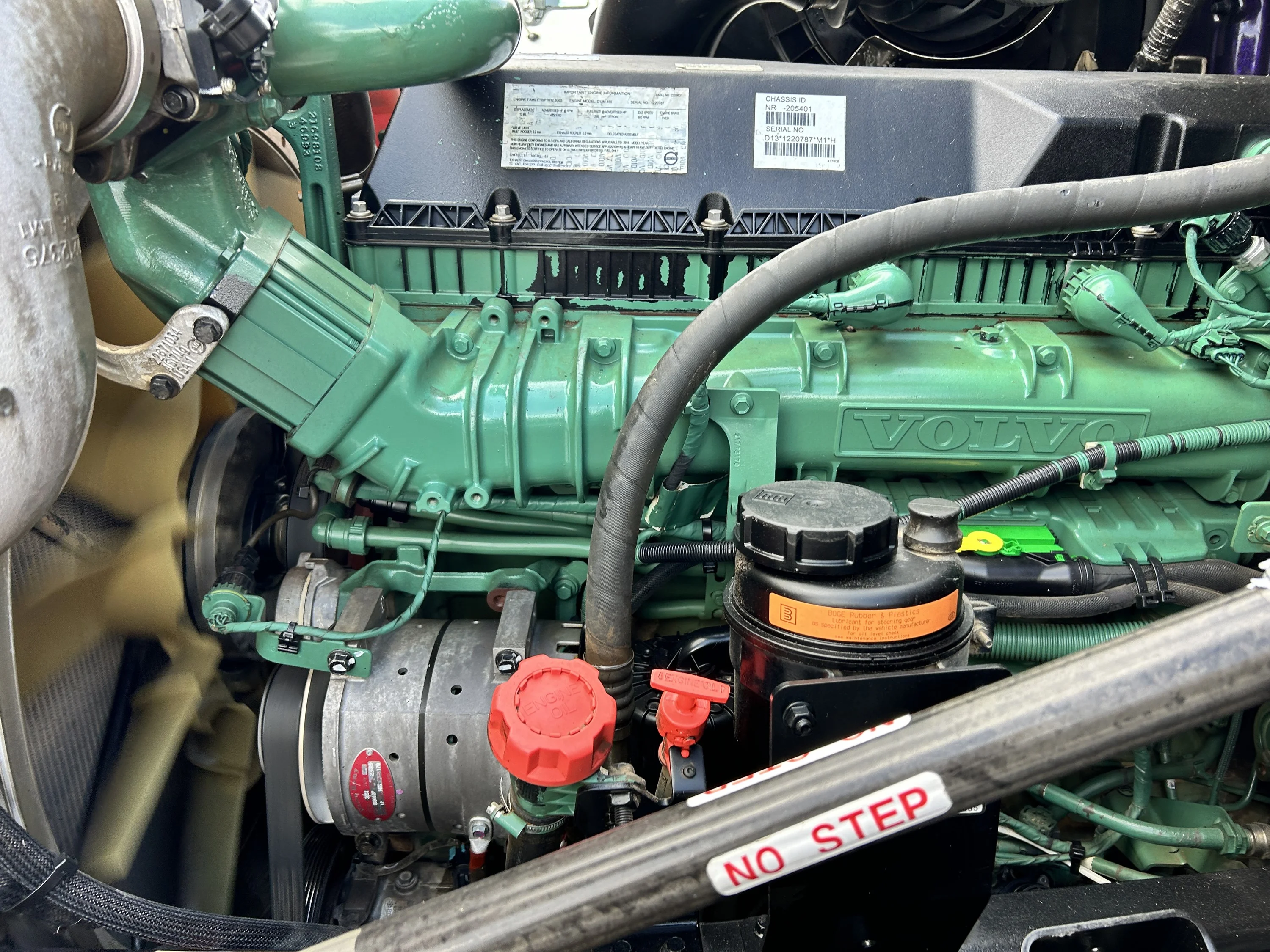 2019 Volvo VNL 860 - image 16