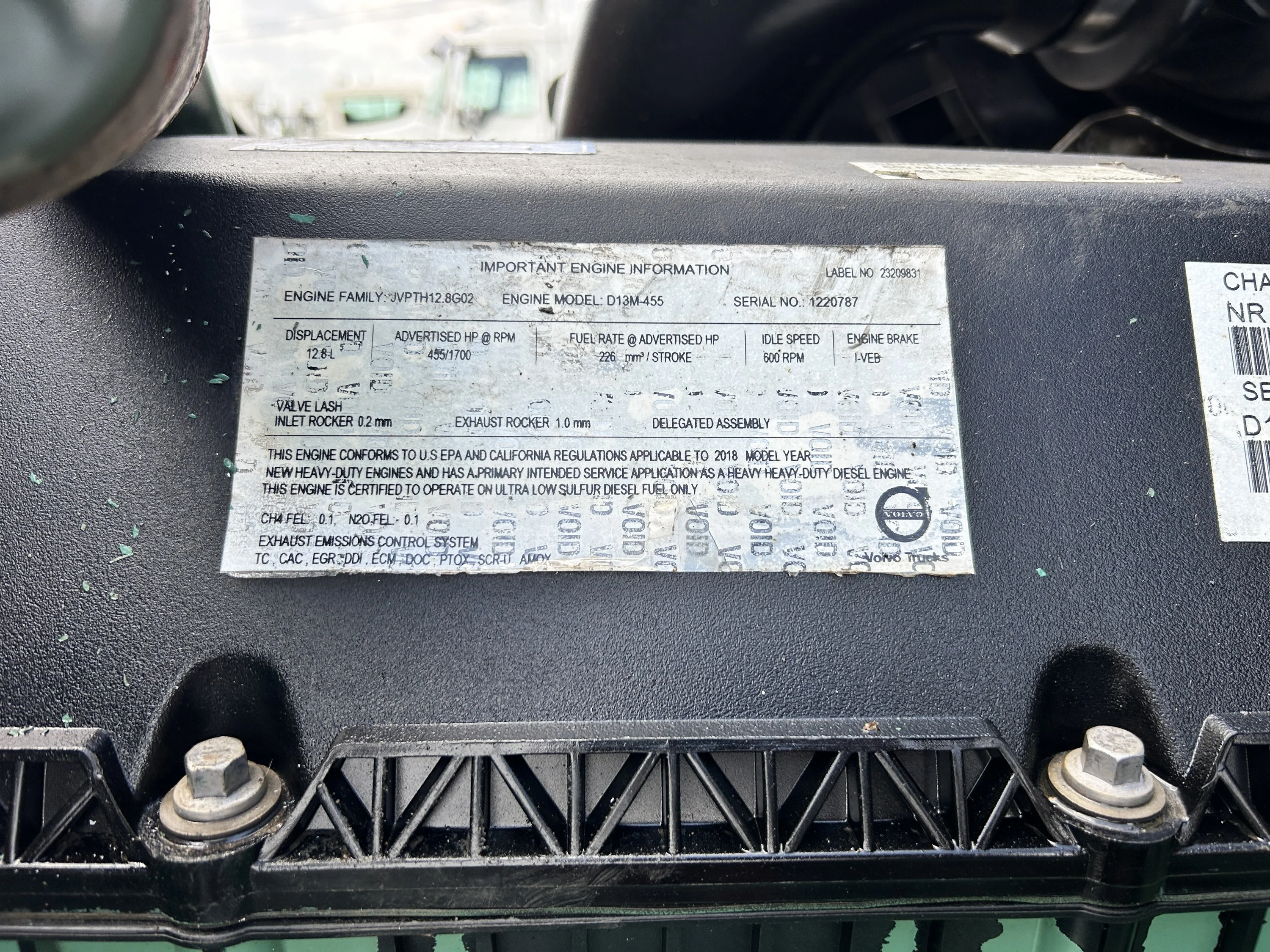 2019 Volvo VNL 860 - image 17