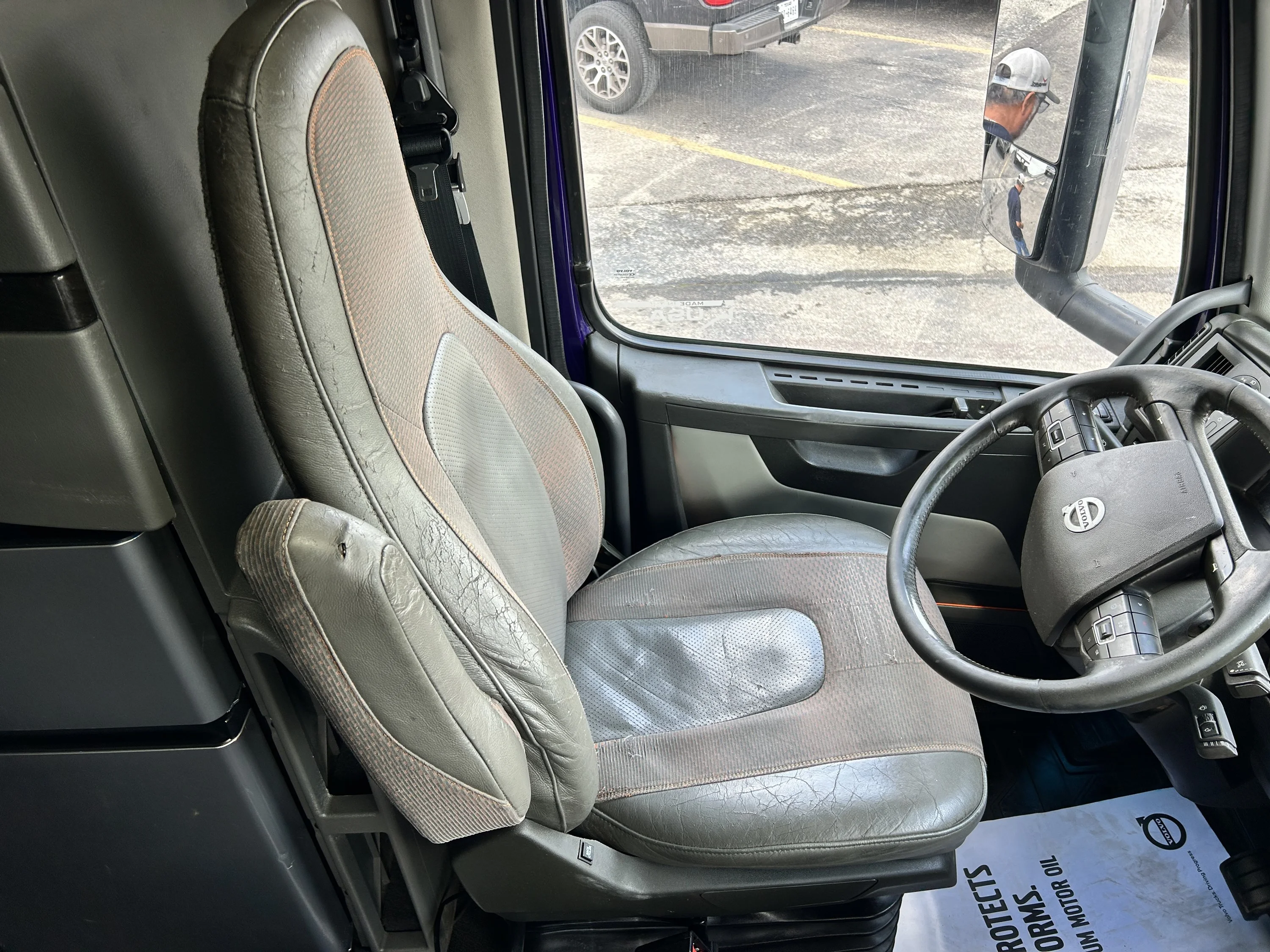 2019 Volvo VNL 860 - image 38