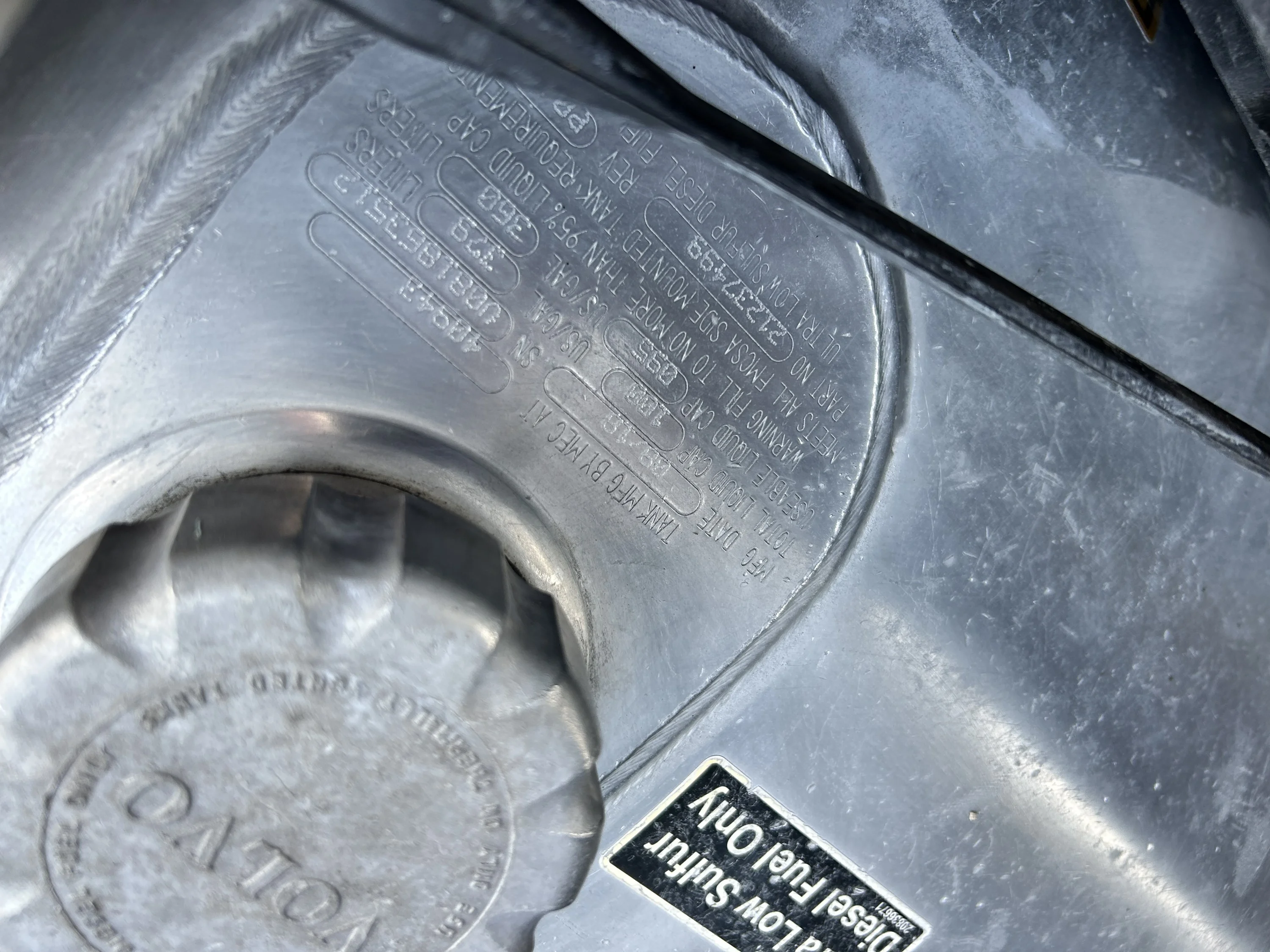 2019 Volvo VNL 860 - image 9