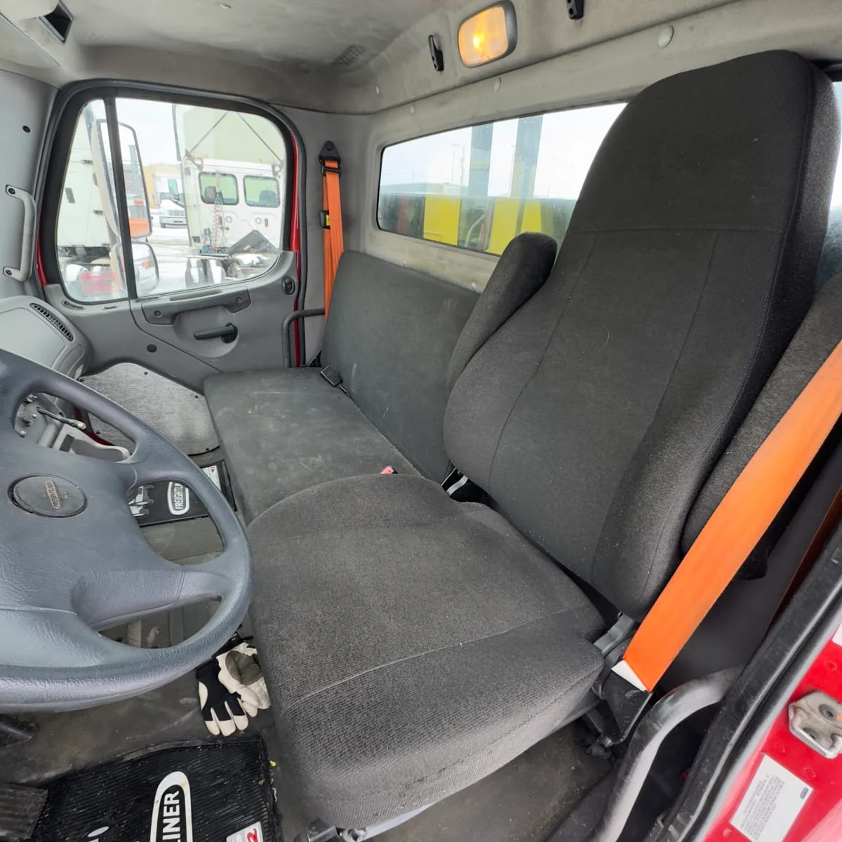 2018 Freightliner M2 106 - image 7