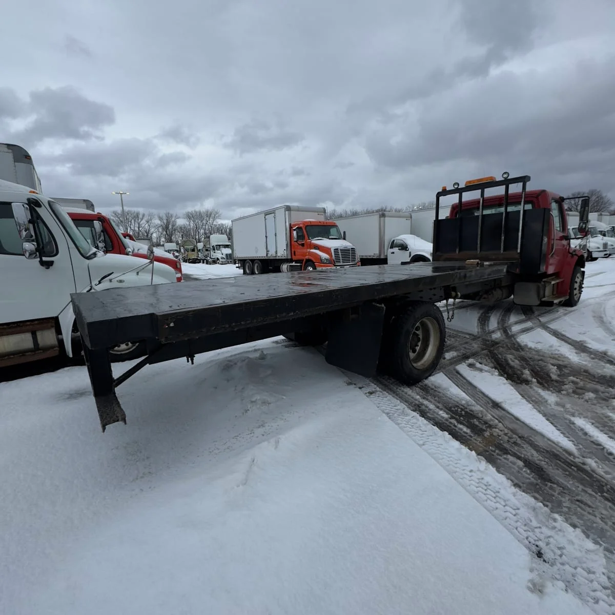 2018 Freightliner M2 106 in Syracuse, NY — photo 4