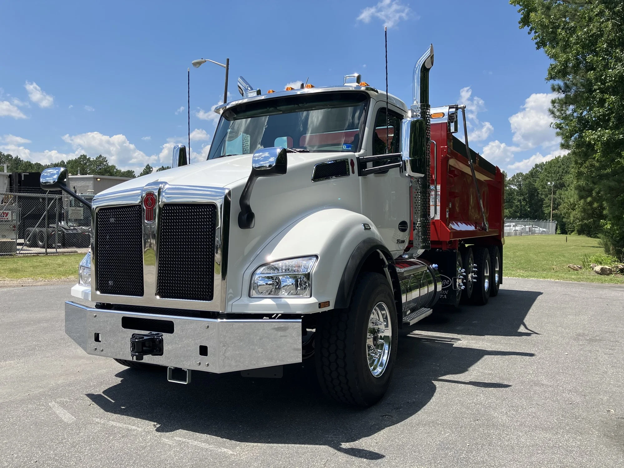 2027 Kenworth T880