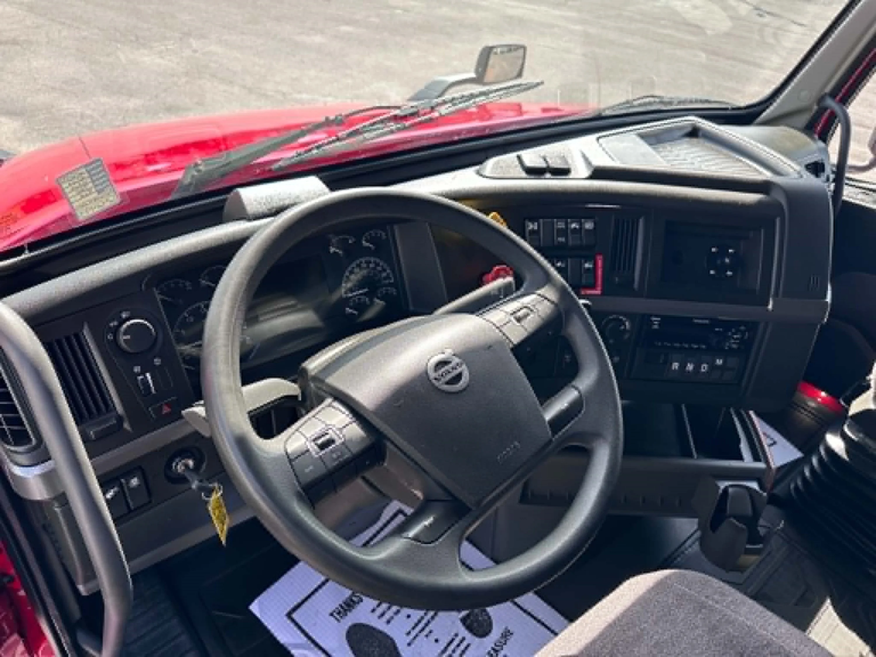 2022 Volvo VNL 760 in Roanoke, VA — photo 8