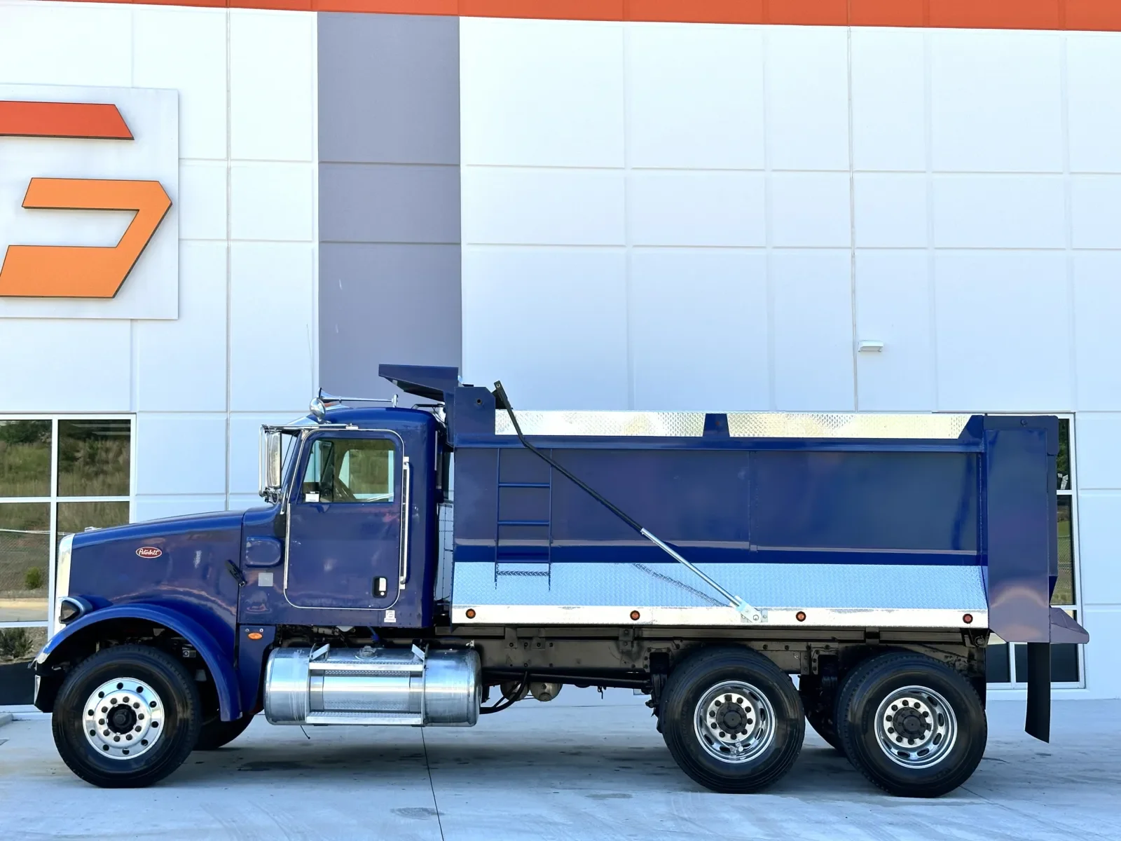 2016 Peterbilt 365 in Greer, SC — photo 5