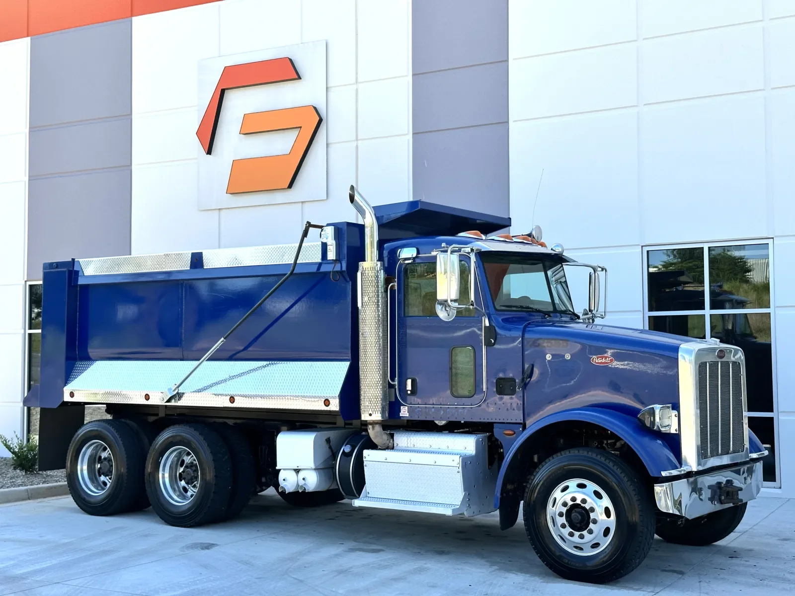 2016 Peterbilt 365 in Greer, SC — photo 2