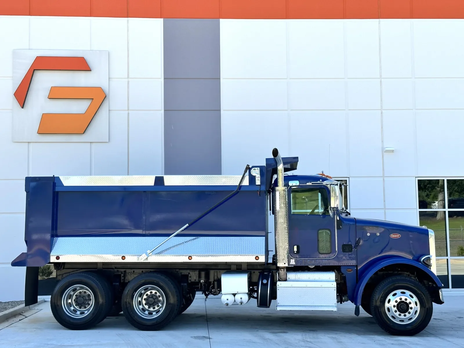 2016 Peterbilt 365 in Greer, SC — photo 4