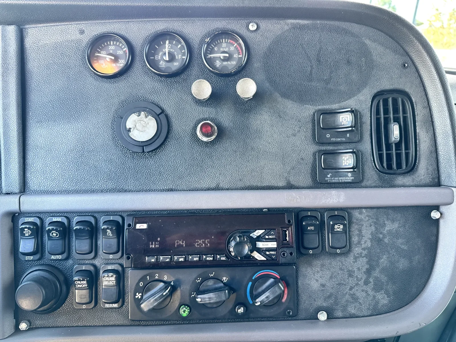 2016 Peterbilt 365 in Greer, SC — photo 19