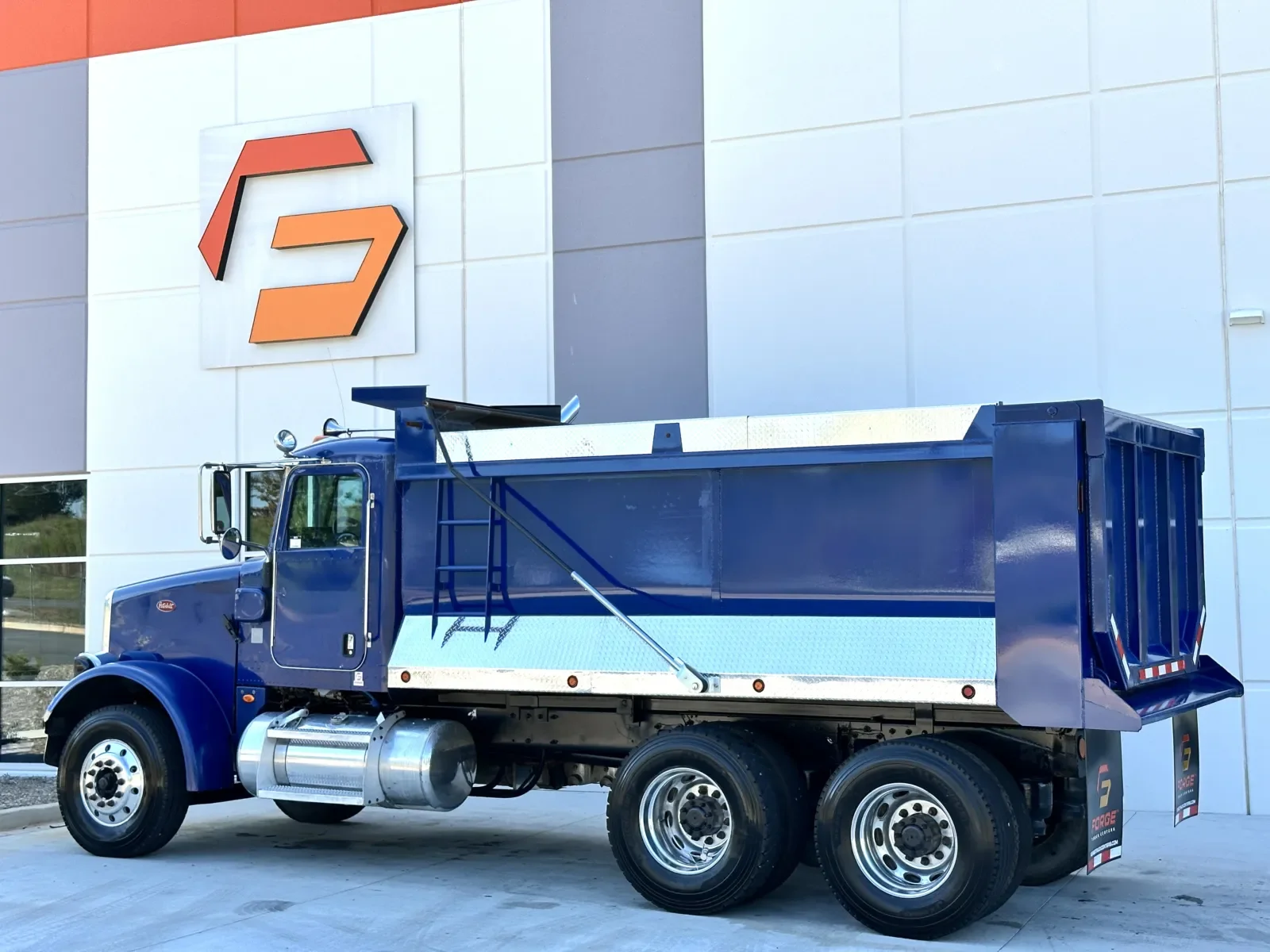 2016 Peterbilt 365 in Greer, SC — photo 7