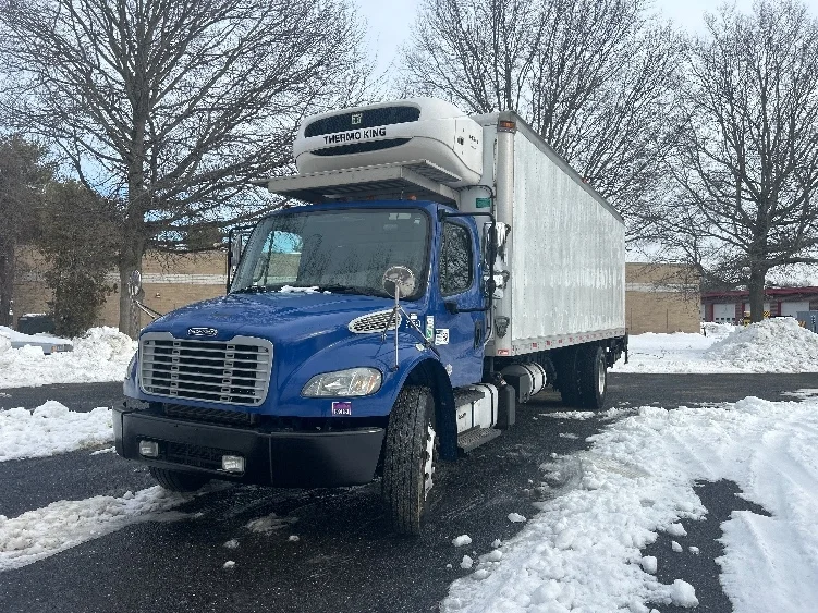 2019 Freightliner M2 106 - image 3