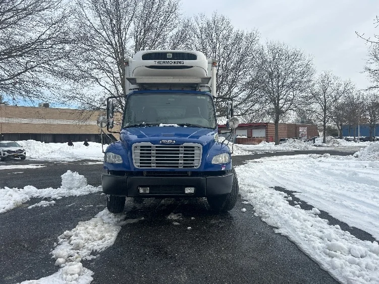 2019 Freightliner M2 106 - image 2
