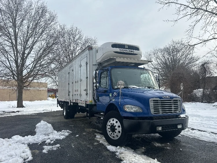 2019 Freightliner M2 106 - image 1