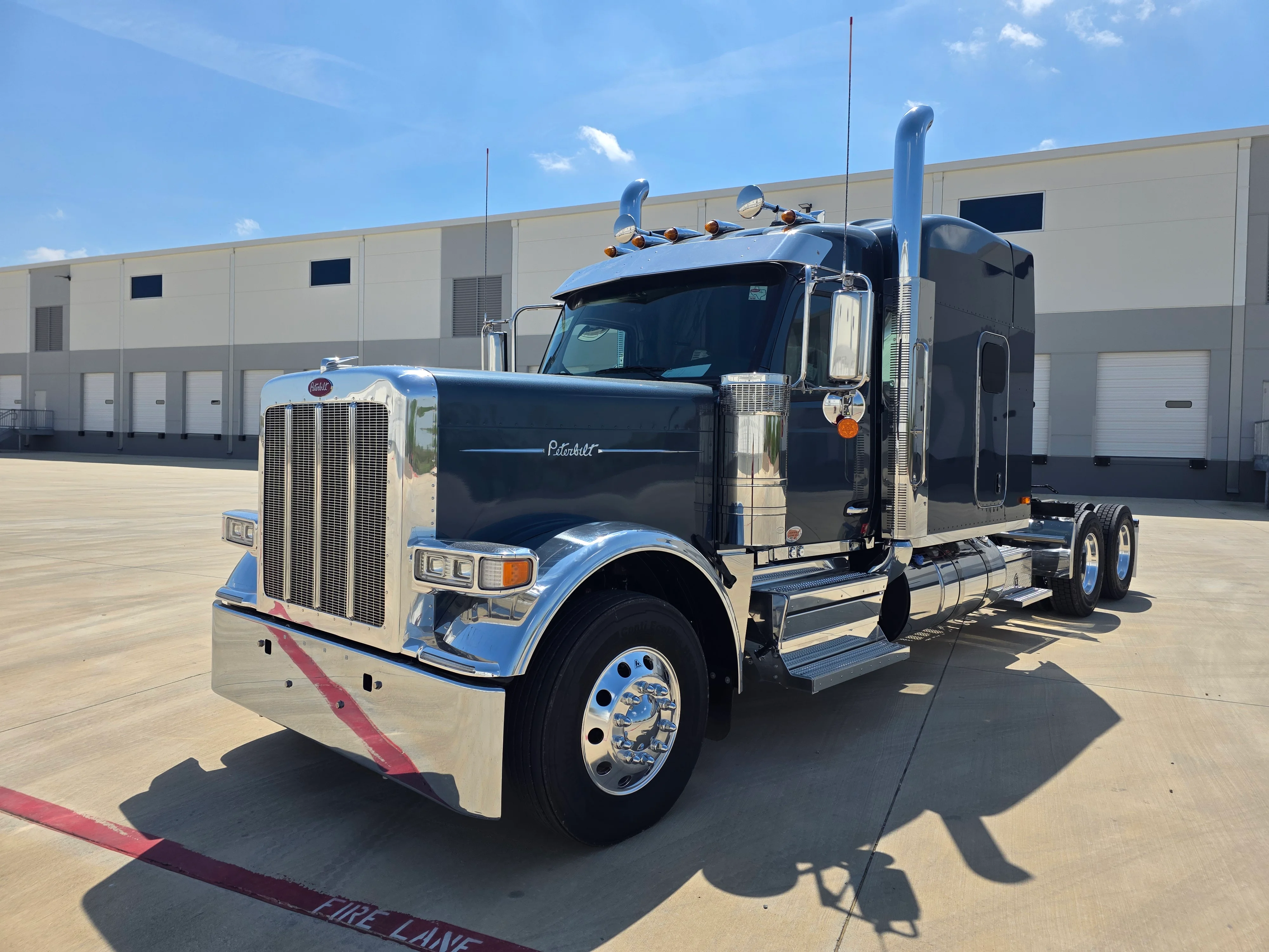 2027 Peterbilt 589 in Dunn, NC