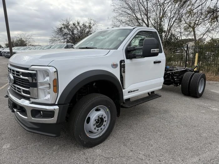 2026 Ford F-600 — photo 2