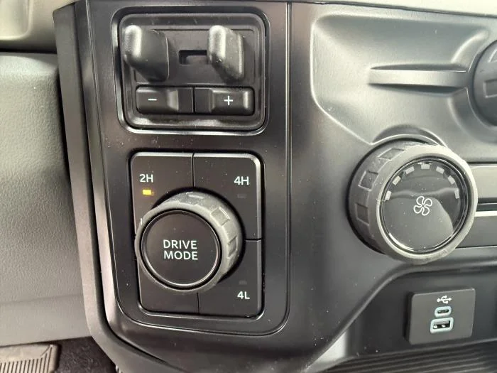 2026 Ford F-600 — photo 14
