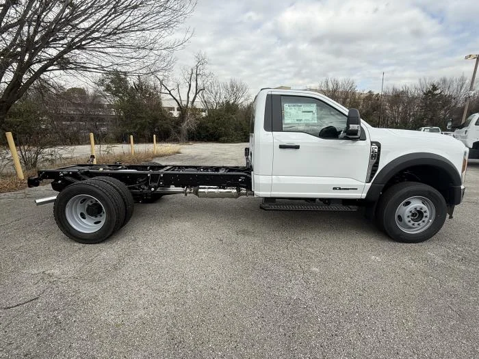 2026 Ford F-600 — photo 7