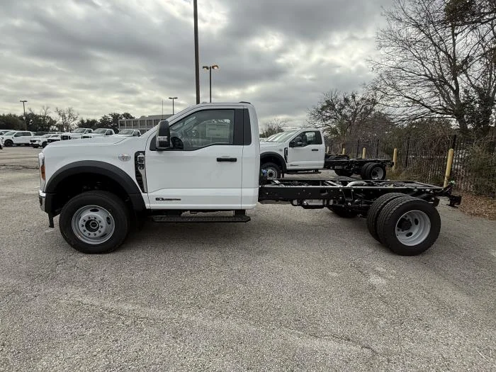 2026 Ford F-600 — photo 3