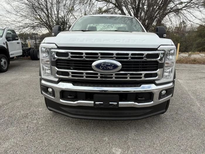 2026 Ford F-600 — photo 9