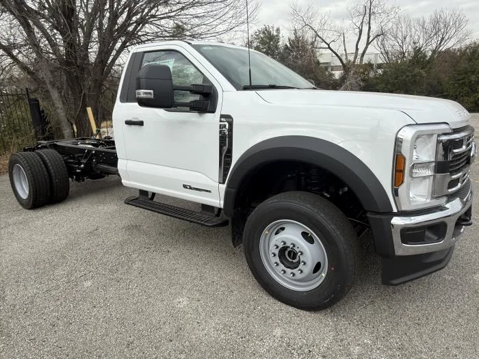 2026 Ford F-600 — photo 8