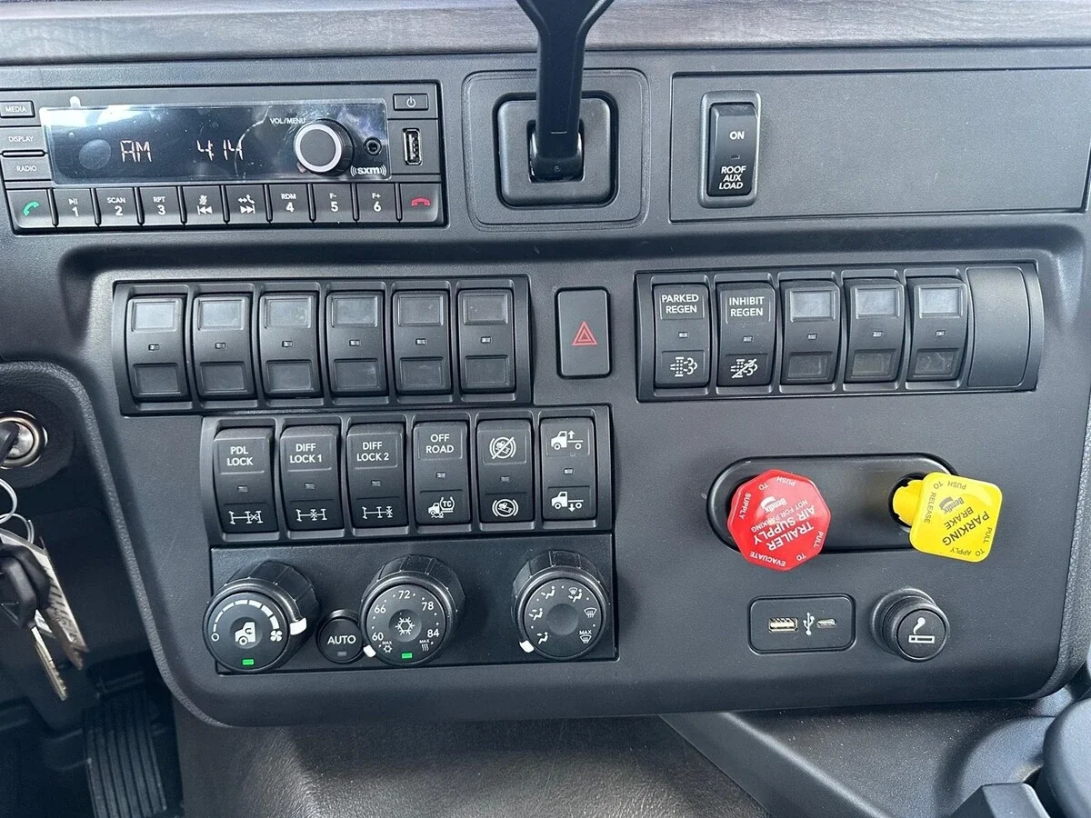 2025 International HV - image 8