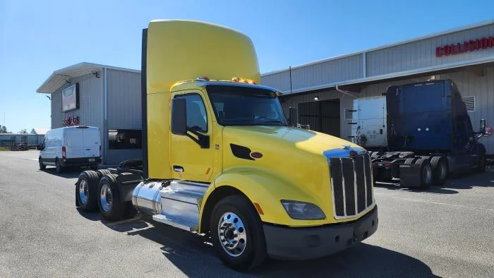 2021 Peterbilt 579 - image 4