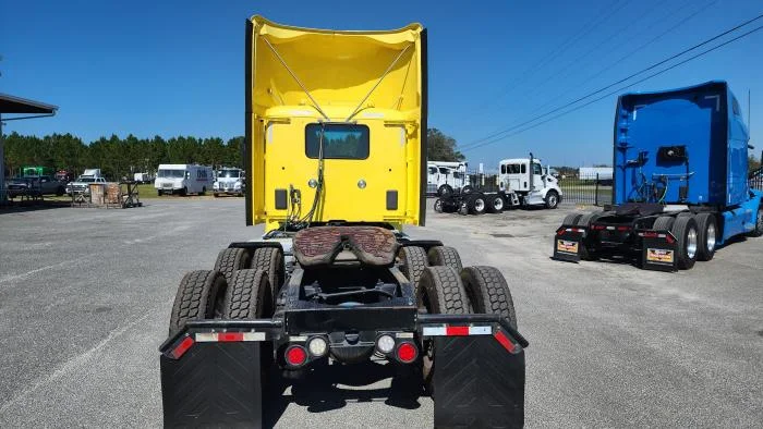 2021 Peterbilt 579 - image 8