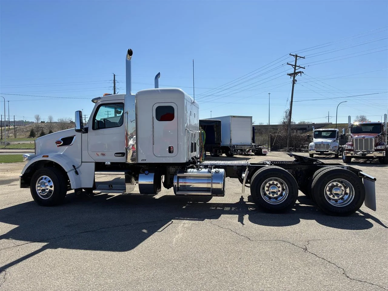 2027 Peterbilt 567 in South St. Paul, MN — photo 2