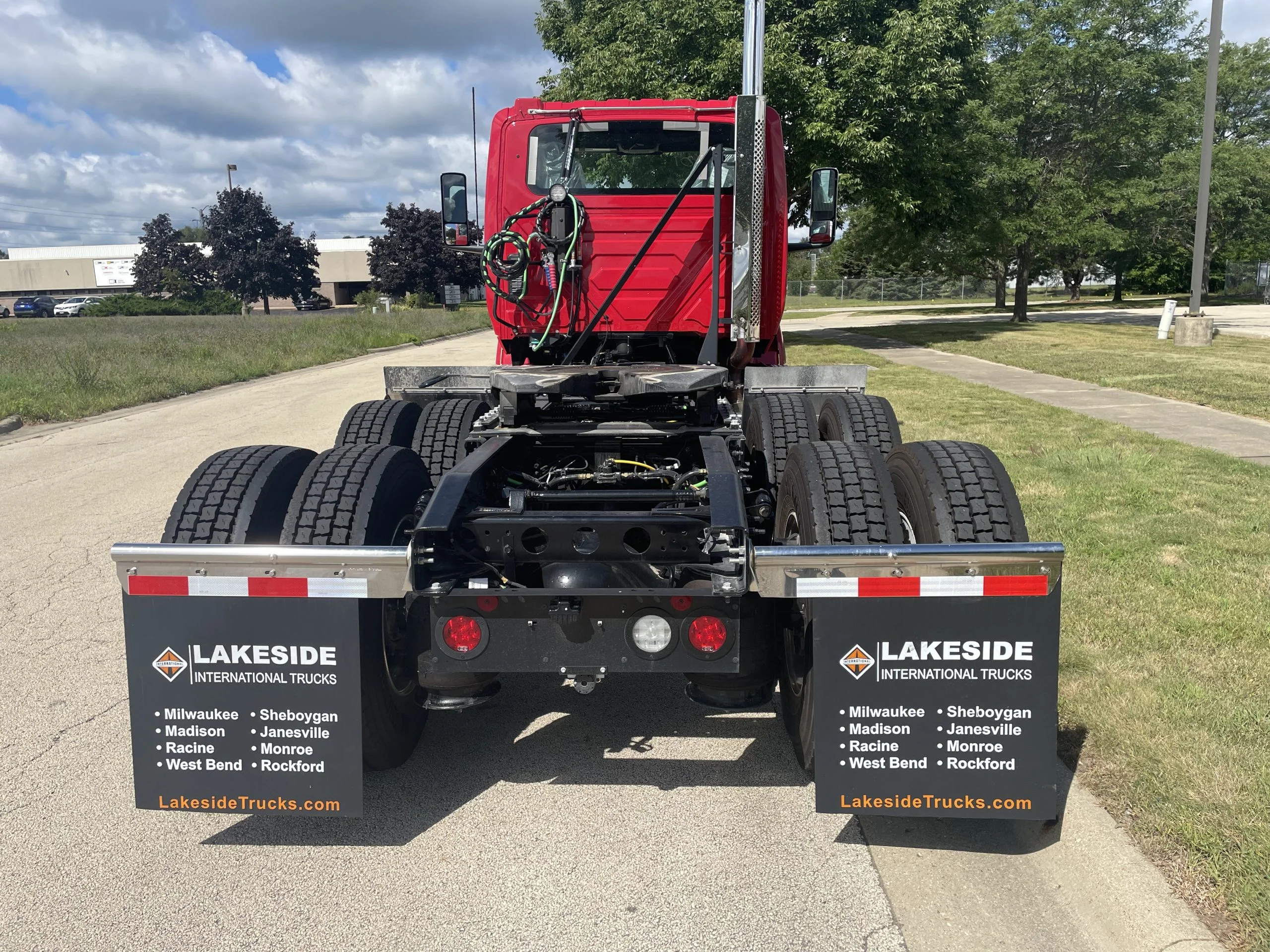 2025 International LT - image 5