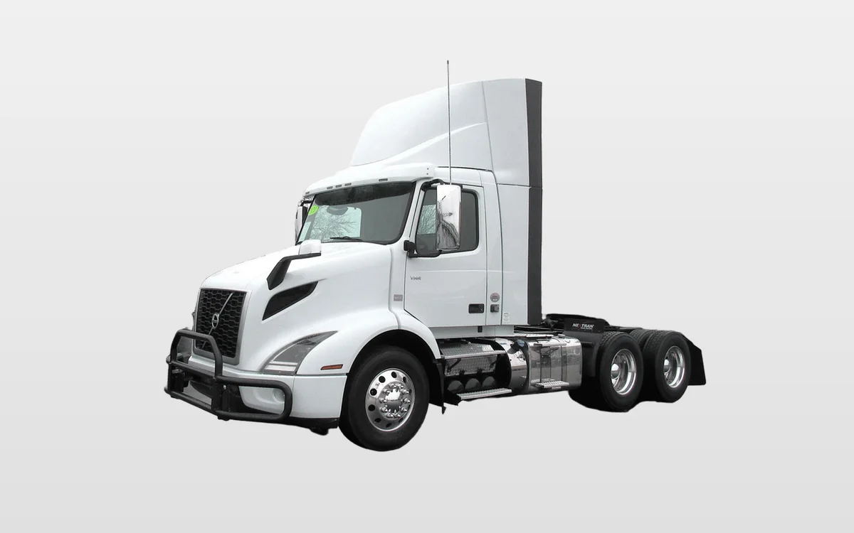 2021 Volvo - image 1