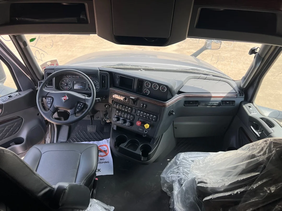 2025 International LT - image 13